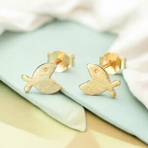 NEW 925 sterling silver and 18K gold brushed fish stud earrings jewelry B20B